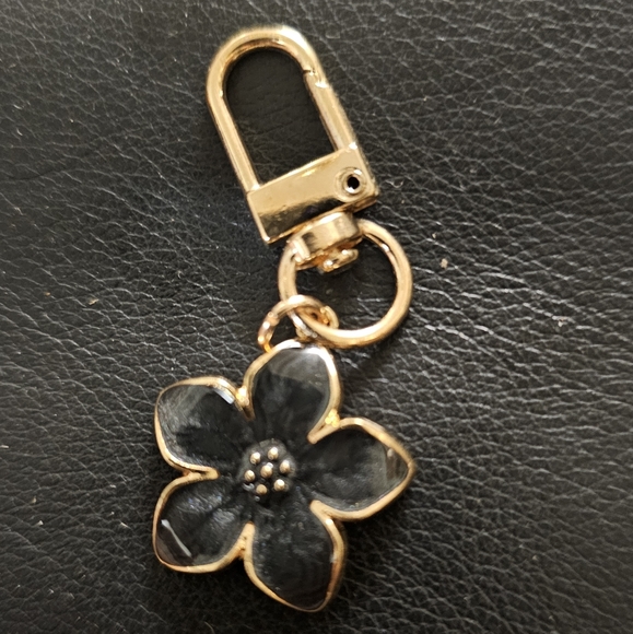 Unbranded Accessories - Black Enamel Flower Keychain Purse Charm NWOT
